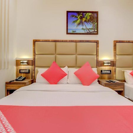 OYO 76180 Hotel Meriton Bombay Esterno foto